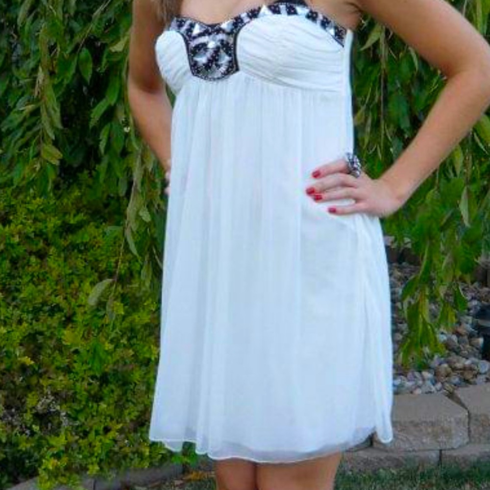Windsor Strapless Formal Dress w/ Sweetheart Neckline & Black Bead Embellishment